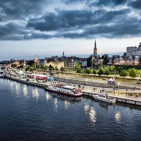 Luksusowy Z Widokiem, Basenem I Sauna Hanza Tower דירה שצ'צ'ין